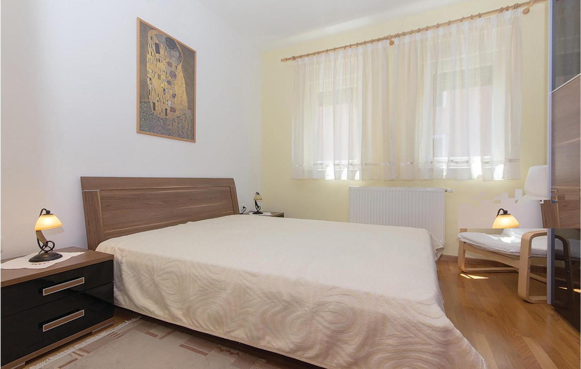 3 Bedroom Amazing Home In Pula Pula
